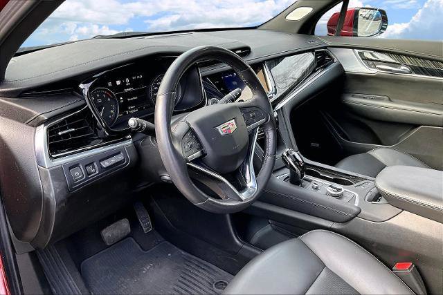 Used 2023 Cadillac XT6 Premium Luxury w/ Technology Package image 16
