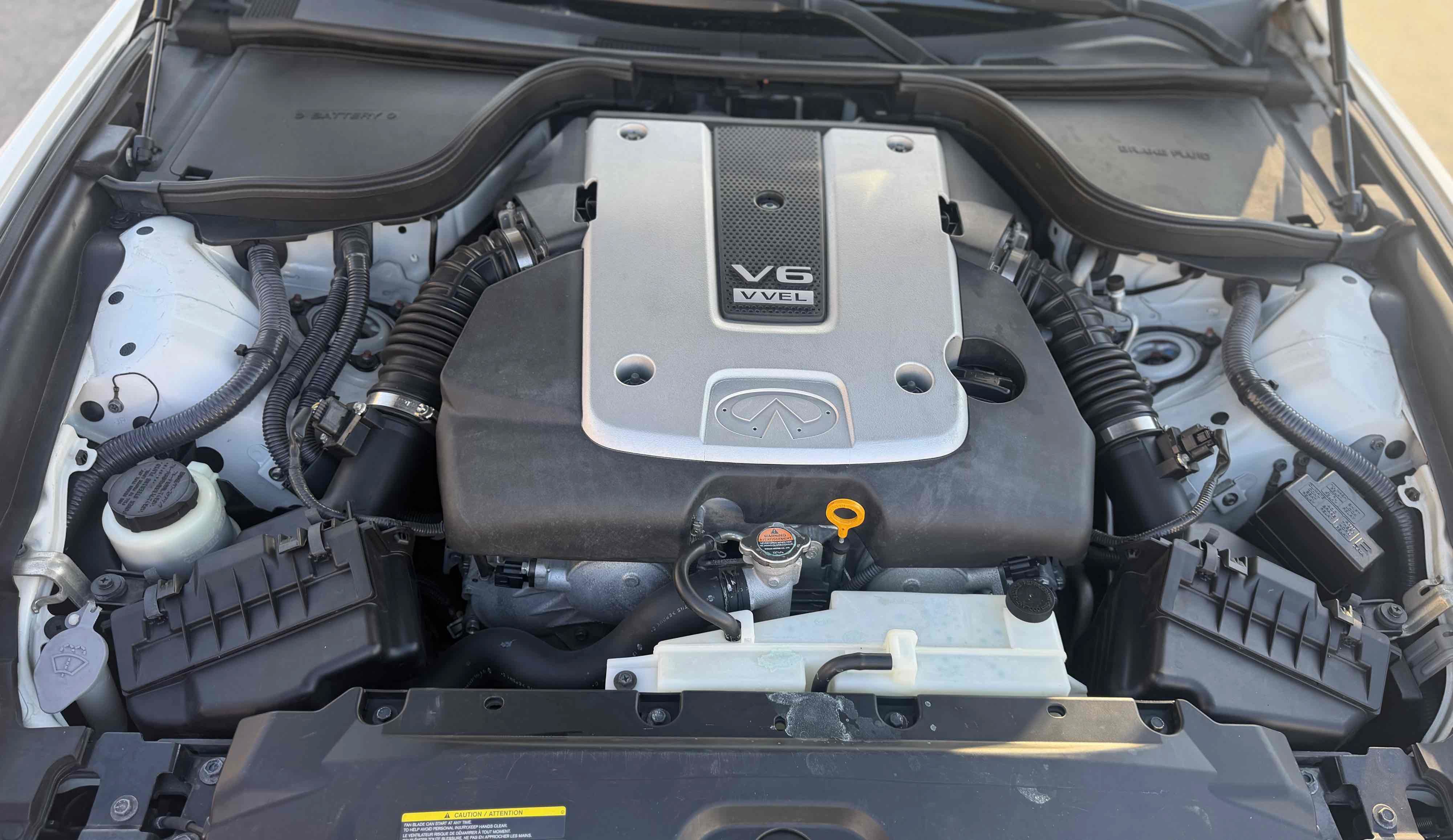 Used 2014 INFINITI Q60 Convertible w/ Premium Package RWD image 35