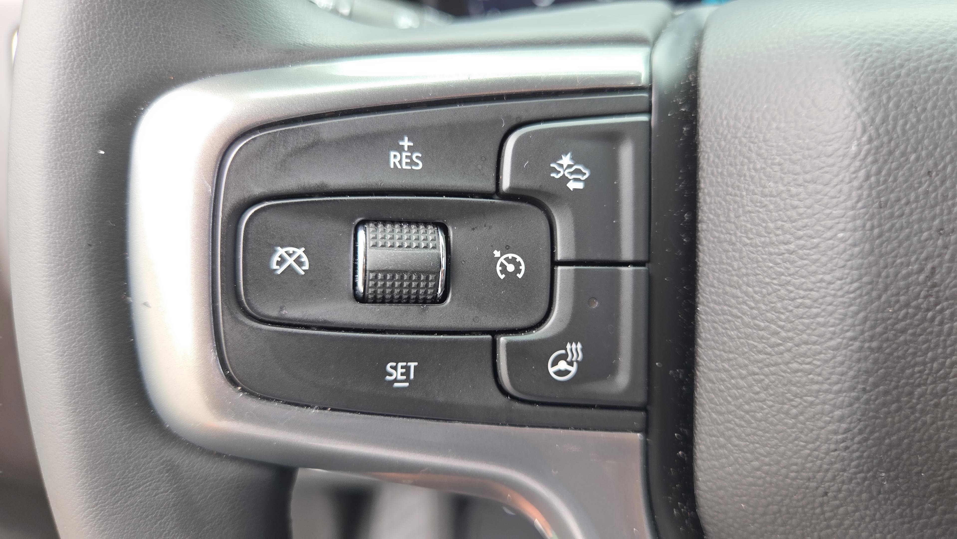 Used 2024 Chevrolet Tahoe Z71 w/ Luxury Package image 24