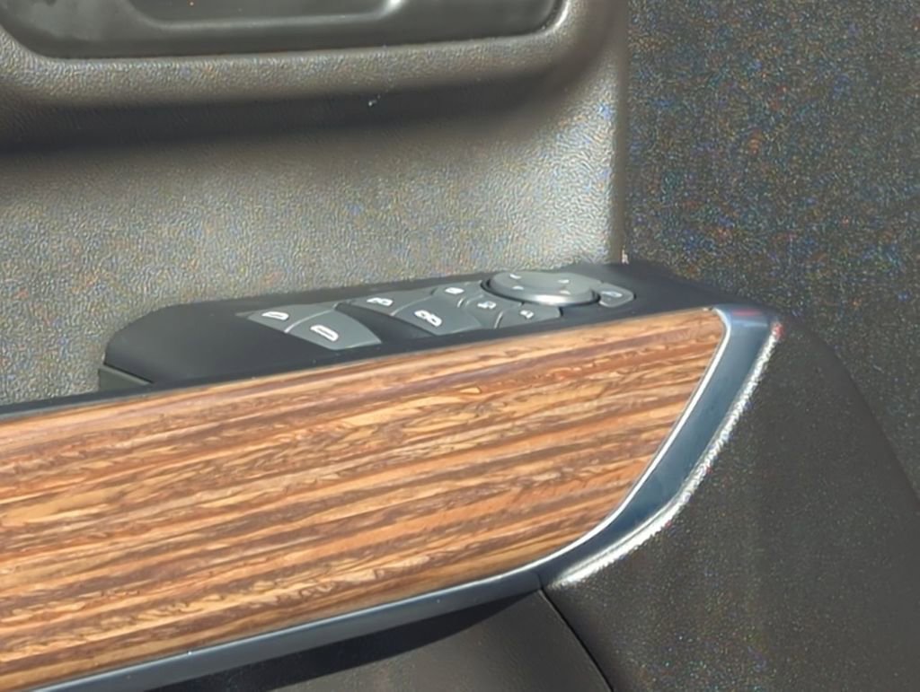 Used 2023 Chevrolet Silverado 2500 High Country w/ Technology Package image 24