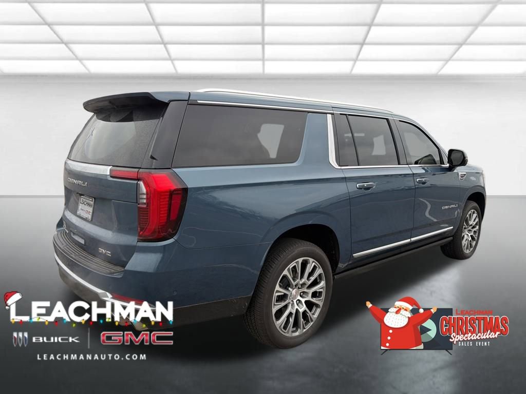 Used 2025 GMC Yukon XL Denali w/ Sun & Power Step Package image 3