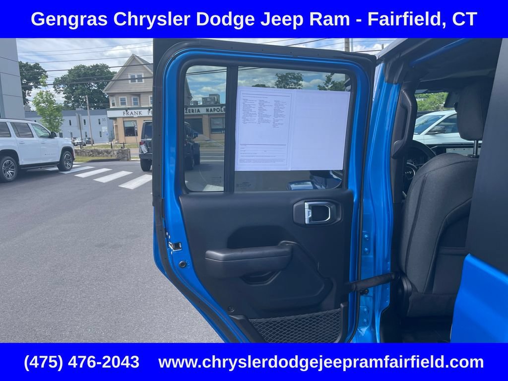 Certified 2025 Jeep Gladiator Sport AWD/4WD image 31