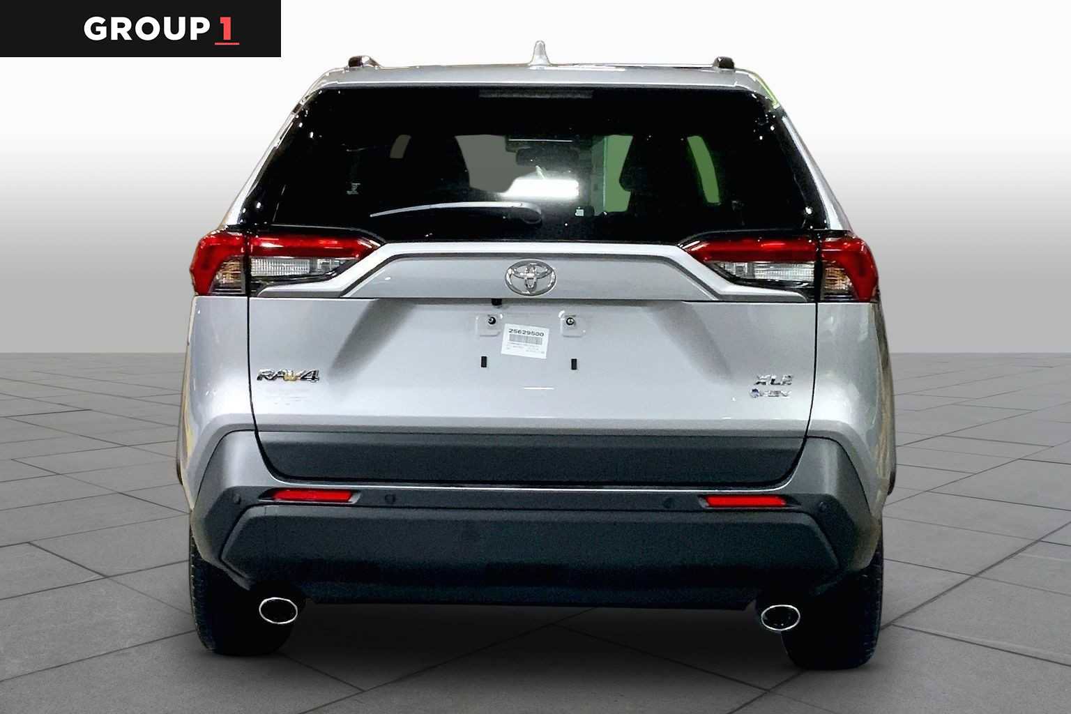Used 2025 Toyota RAV4 XLE Premium w/ Weather Package AWD/4WD image 5