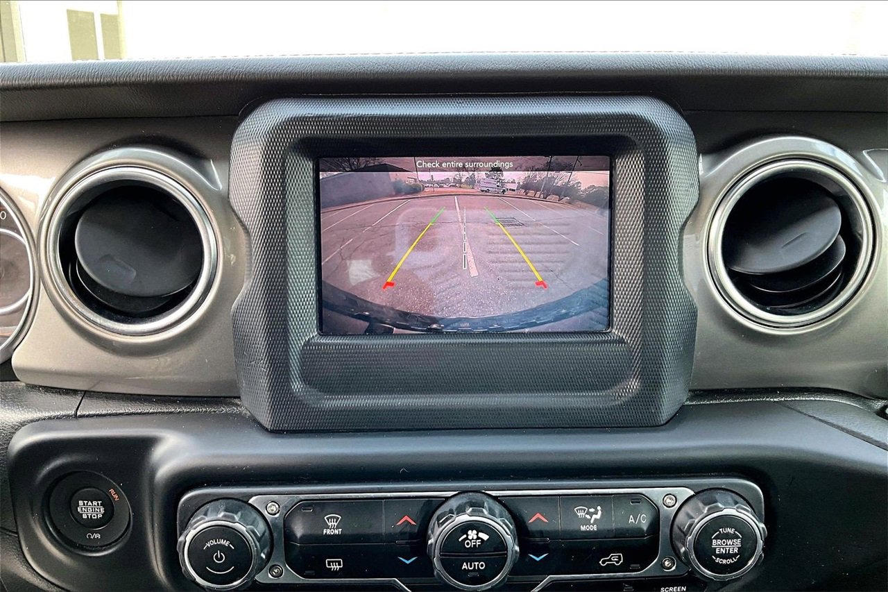 Certified 2020 Jeep Wrangler Unlimited Sahara image 12