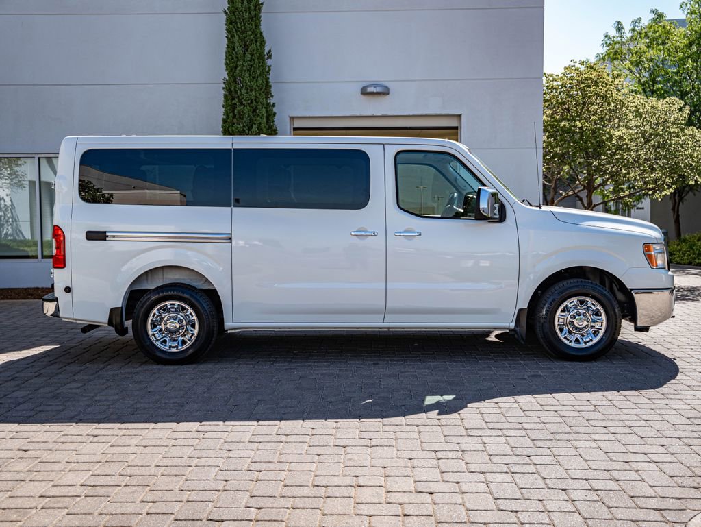 Used 2016 Nissan NV 3500 SL RWD image 4