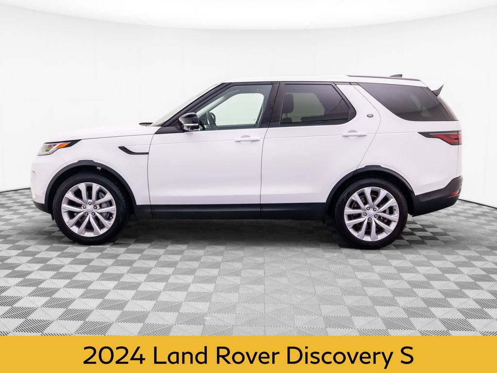 Used 2024 Land Rover Discovery S AWD/4WD image 2