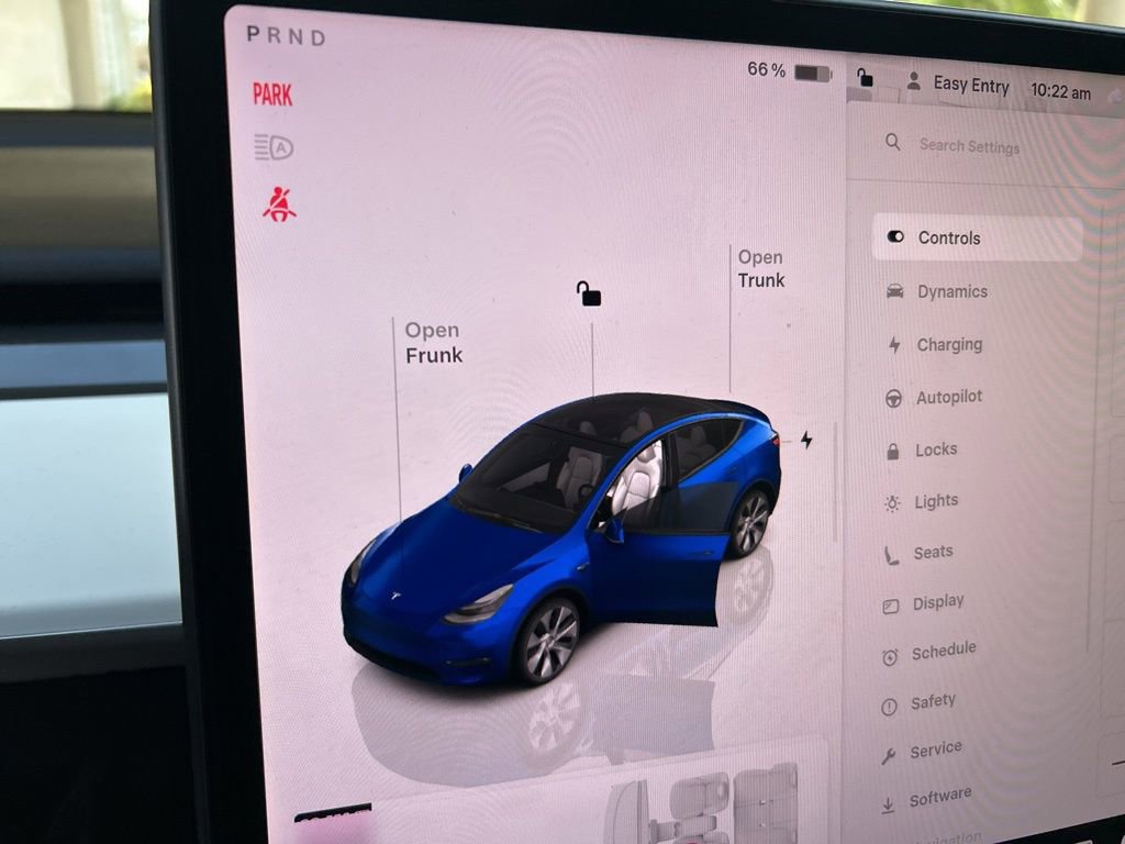 Used 2022 Tesla Model Y Long Range image 9