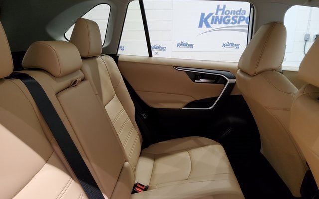 Used 2025 Toyota RAV4 XLE Premium image 20