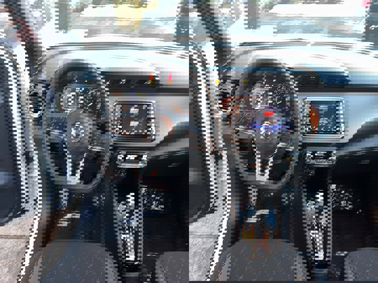 Used 2018 Nissan Kicks SV image 7