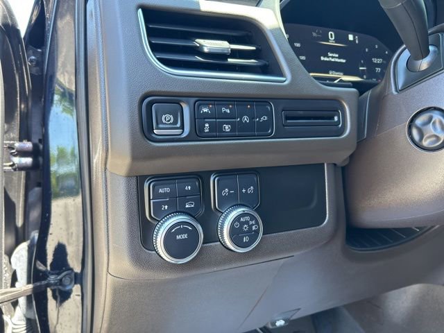 Used 2022 GMC Yukon SLT w/ SLT Luxury Package AWD/4WD image 16