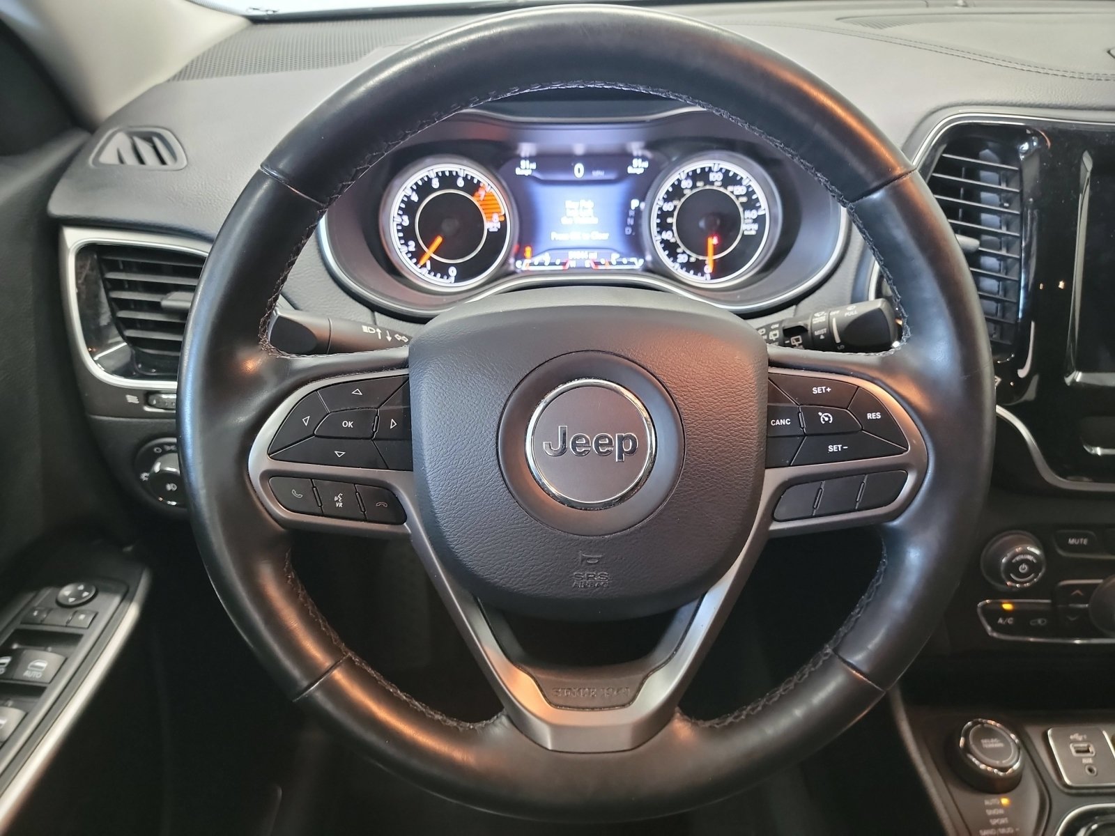 Used 2019 Jeep Cherokee Limited AWD/4WD image 17