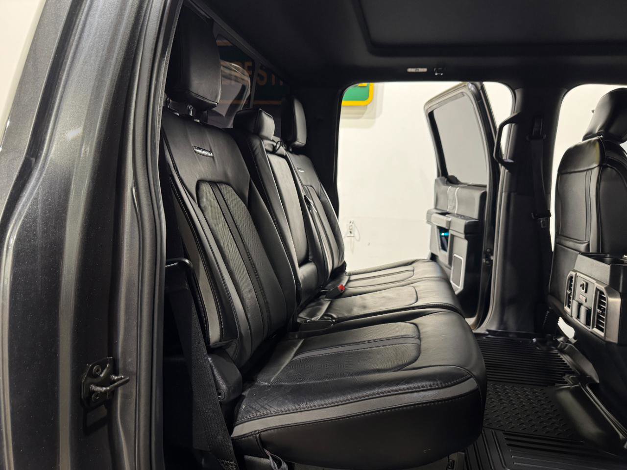 Used 2019 Ford F250 Platinum w/ Platinum Ultimate Package AWD/4WD image 15