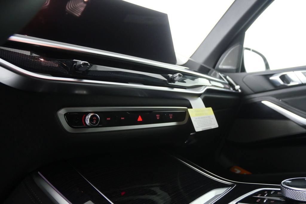 Used 2026 BMW X5 sDrive40i w/ Executive Package RWD image 21