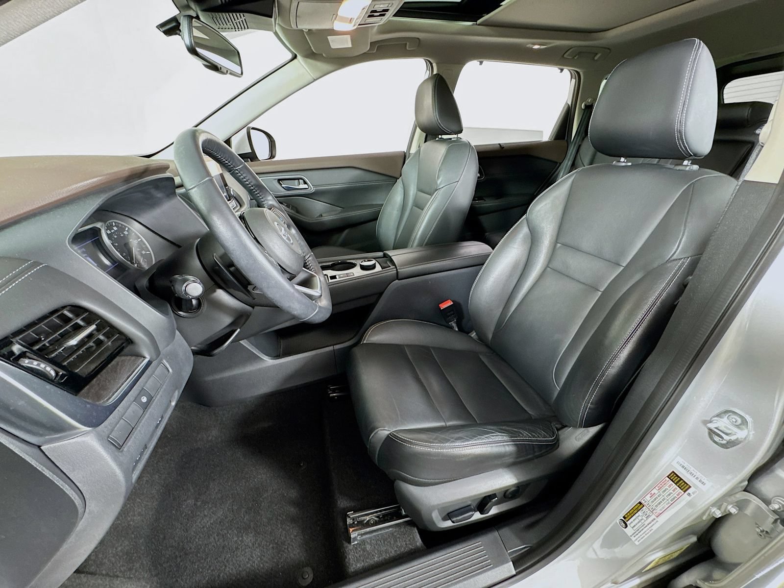 Used 2021 Nissan Rogue SL AWD/4WD image 12