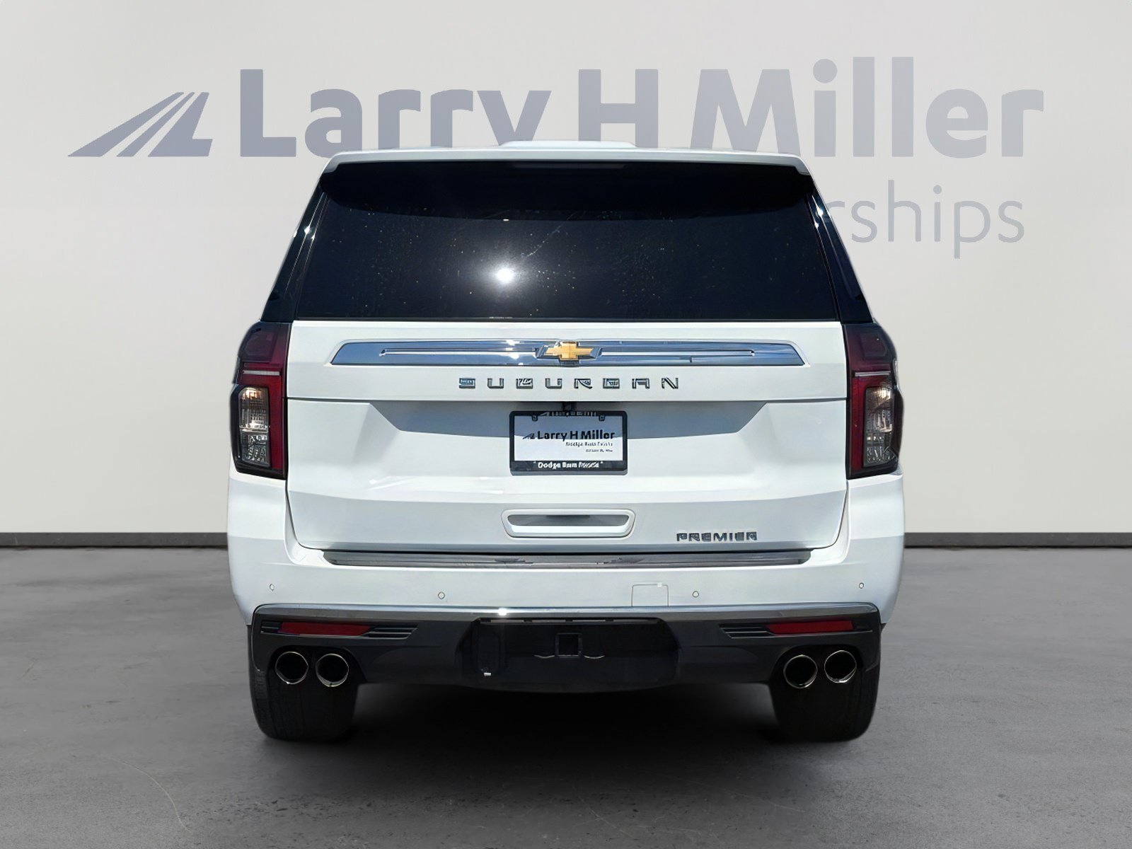 Used 2023 Chevrolet Suburban Premier AWD/4WD image 5