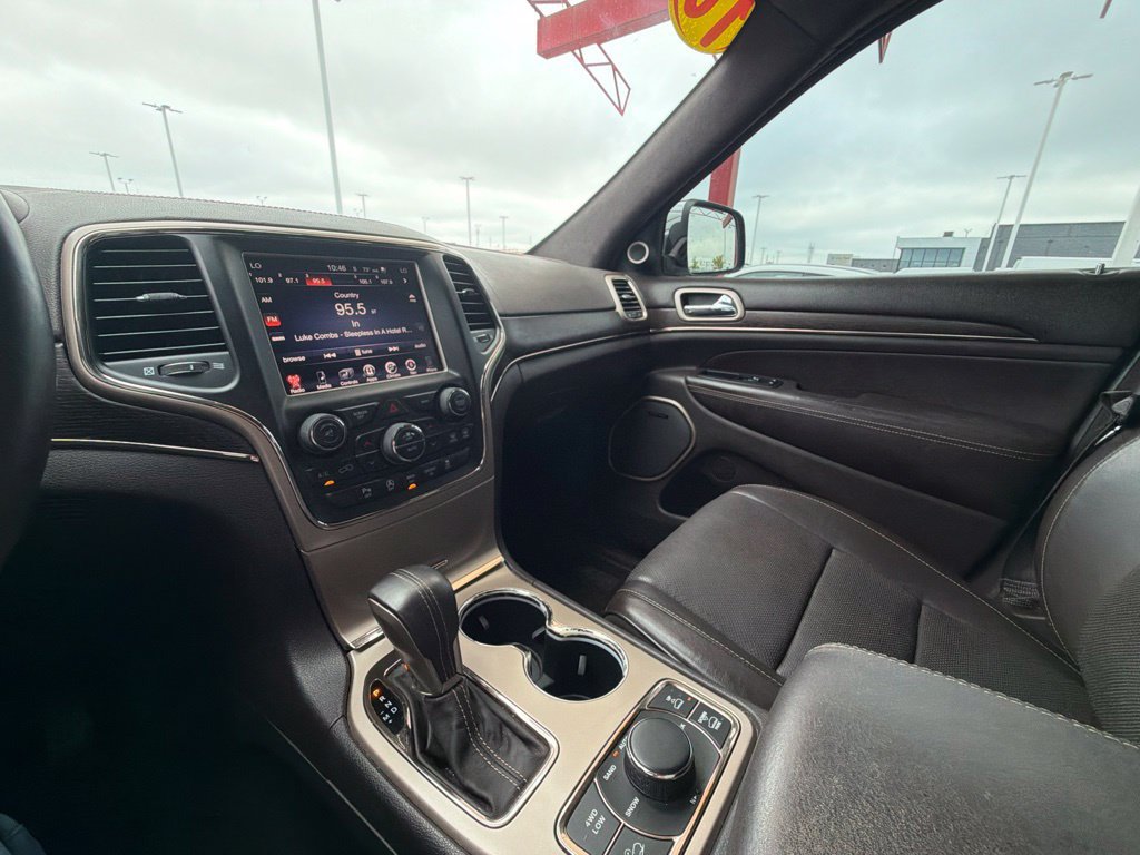 Used 2016 Jeep Grand Cherokee Summit AWD/4WD image 32