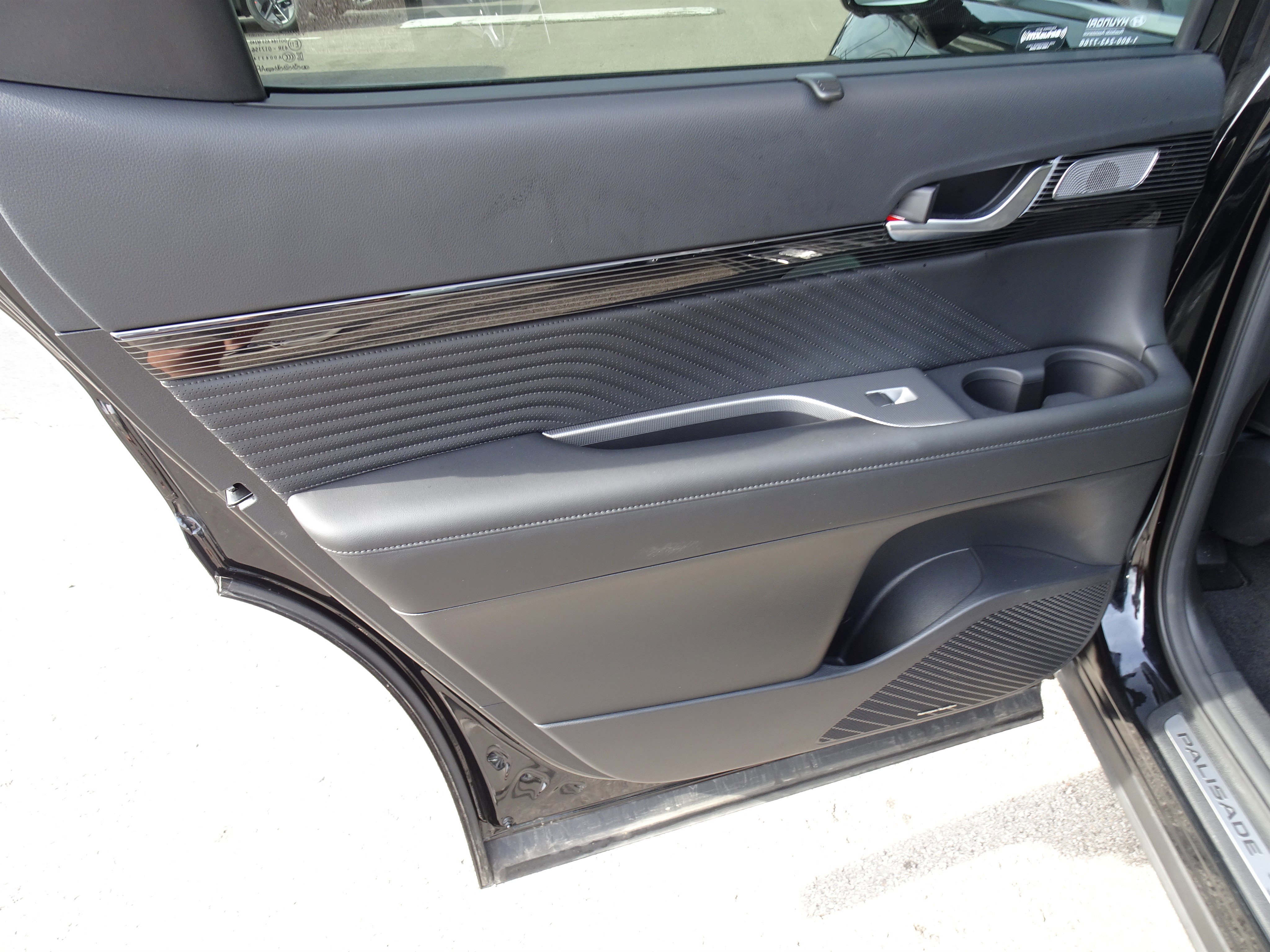 Used 2024 Hyundai Palisade Calligraphy image 17