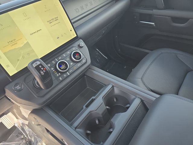 New 2026 Land Rover Defender 130 X-Dynamic SE image 16