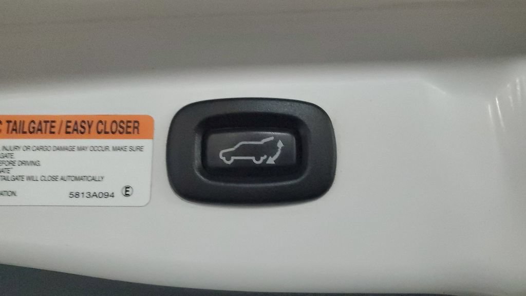 Used 2018 Mitsubishi Outlander GT AWD/4WD image 12