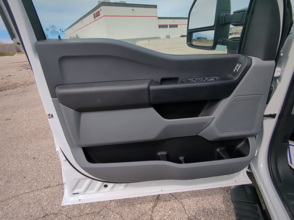 New 2026 Ford F350 XL w/ XL Chrome Package AWD/4WD image 13