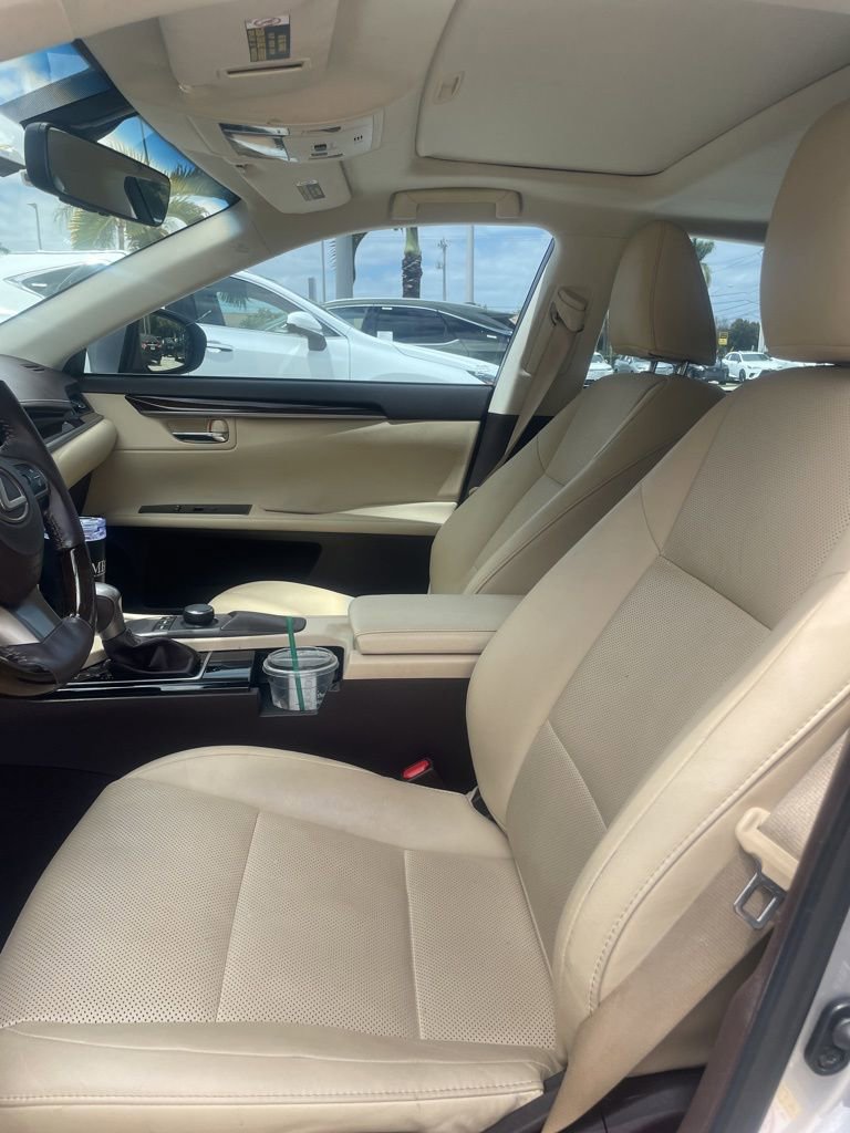 Used 2016 Lexus ES 350 w/ Premium Package w/Wood Trim FWD image 3