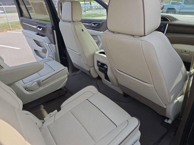 Used 2021 GMC Yukon Denali w/ Advanced Technology Package image 11