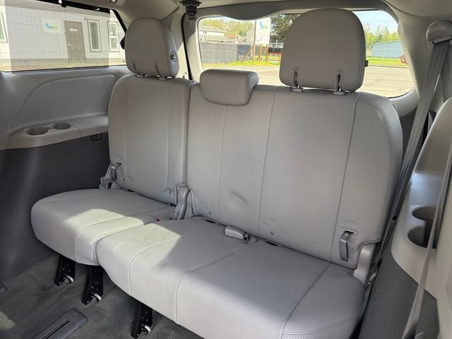 Used 2017 Toyota Sienna XLE w/ XLE Navigation Package AWD/4WD image 25