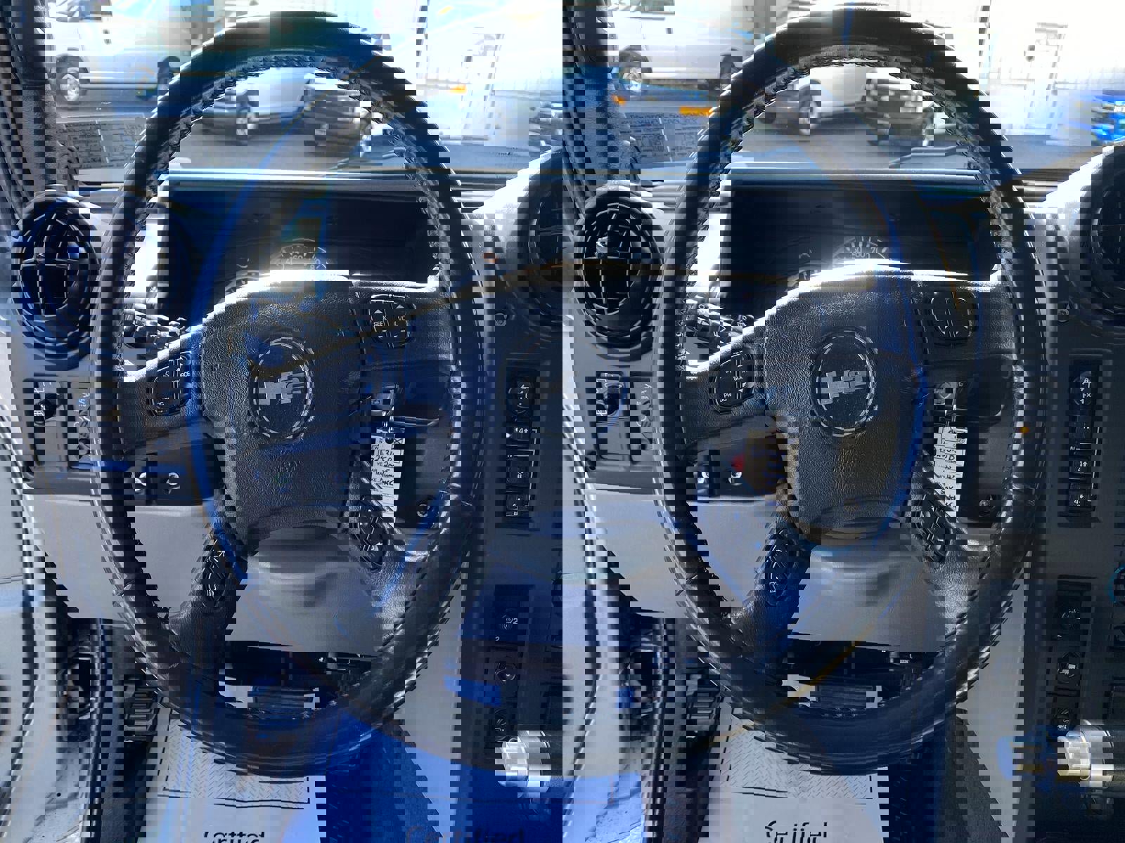 Used 2005 HUMMER H2 SUV w/ Preferred Equipment Group image 32