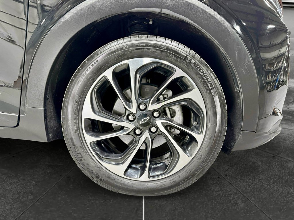 Used 2023 Chevrolet Bolt EUV Premier FWD image 32