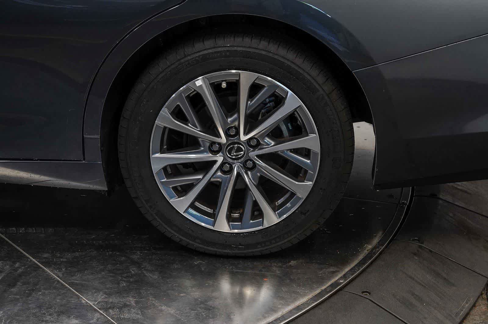 Used 2025 Lexus ES 350 FWD image 10