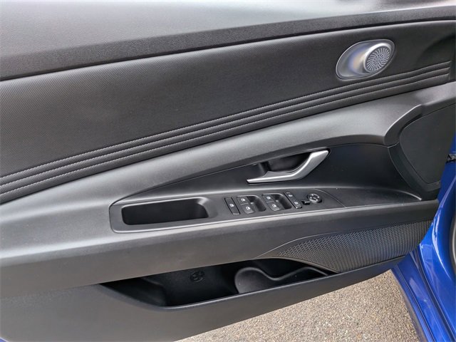 Used 2023 Hyundai Elantra SEL w/ Convenience Package image 8