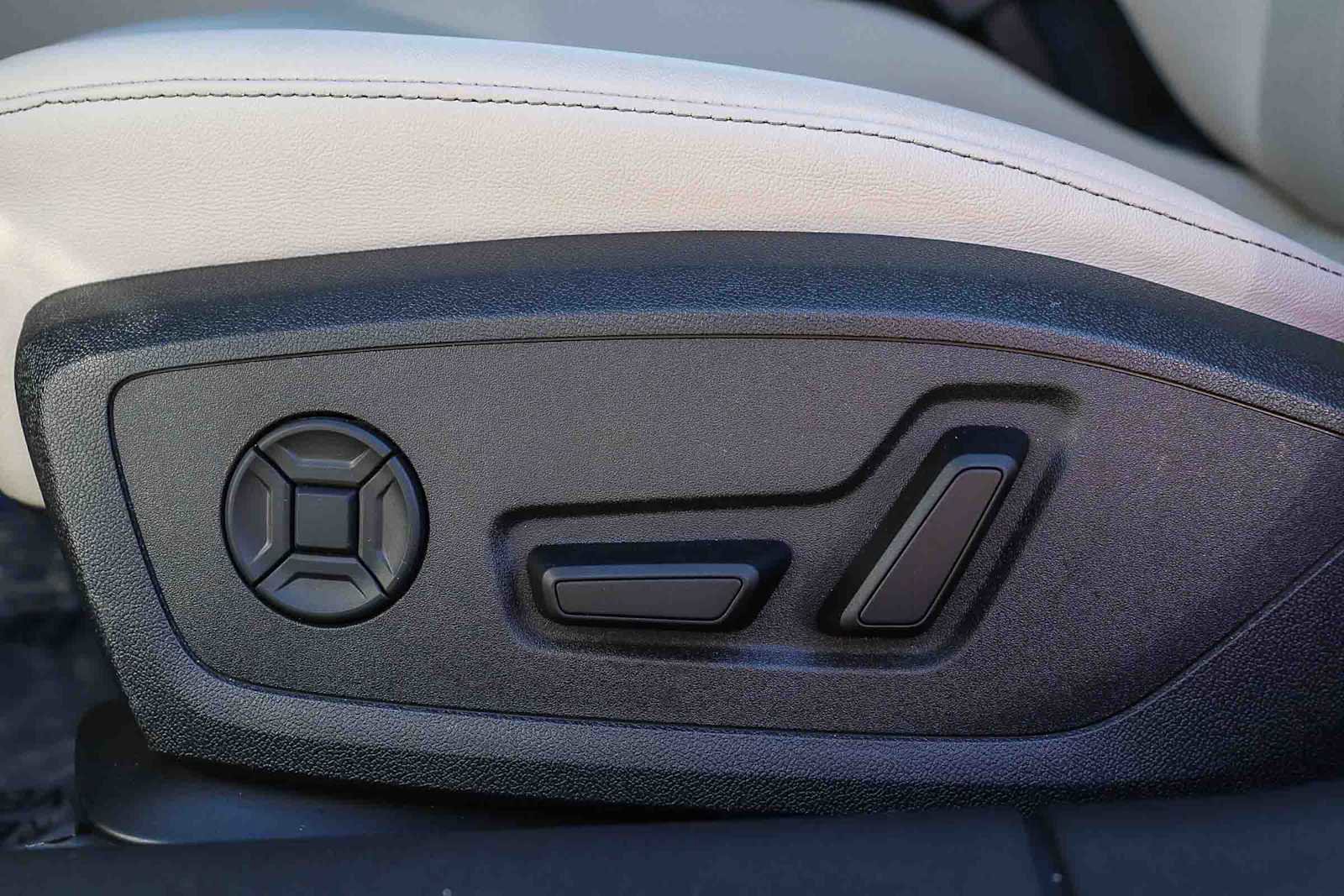 Used 2025 Audi A5 2.0T Premium w/ Convenience Package image 25