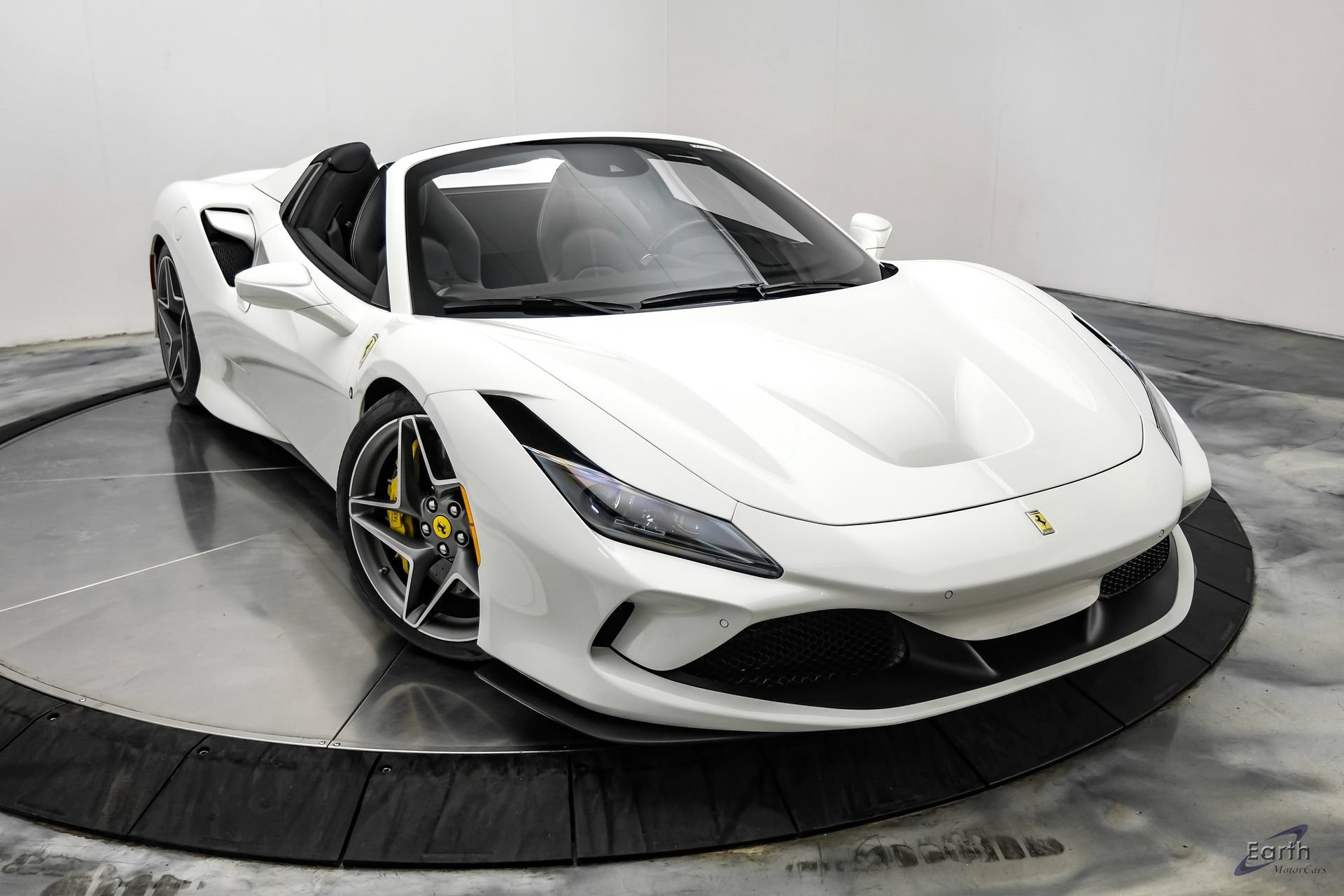 Used 2022 Ferrari F8 Tributo RWD image 33