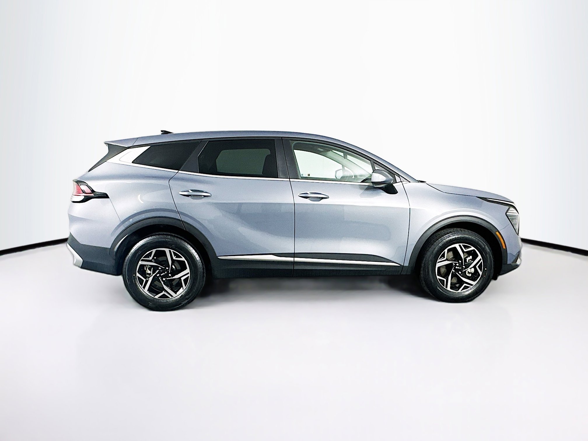 Used 2025 Kia Sportage LX image 10