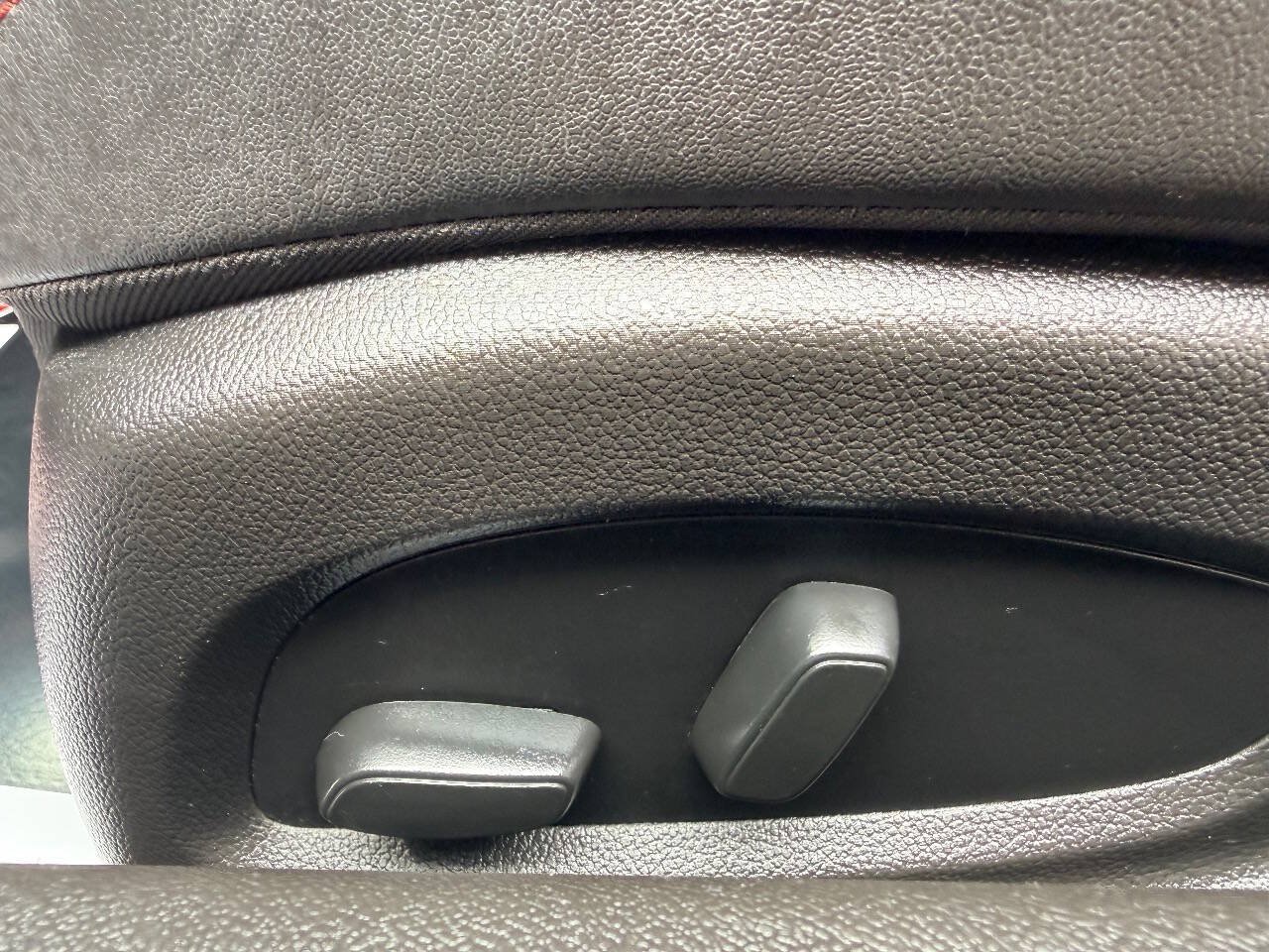 Used 2022 Chevrolet Camaro ZL1 RWD image 21