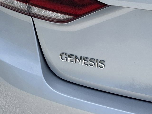 Used 2015 Hyundai Genesis 3.8 RWD image 5