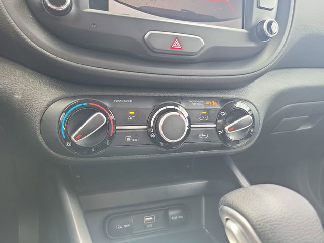 Certified 2025 Kia Soul LX w/ LX Technology Package FWD image 22