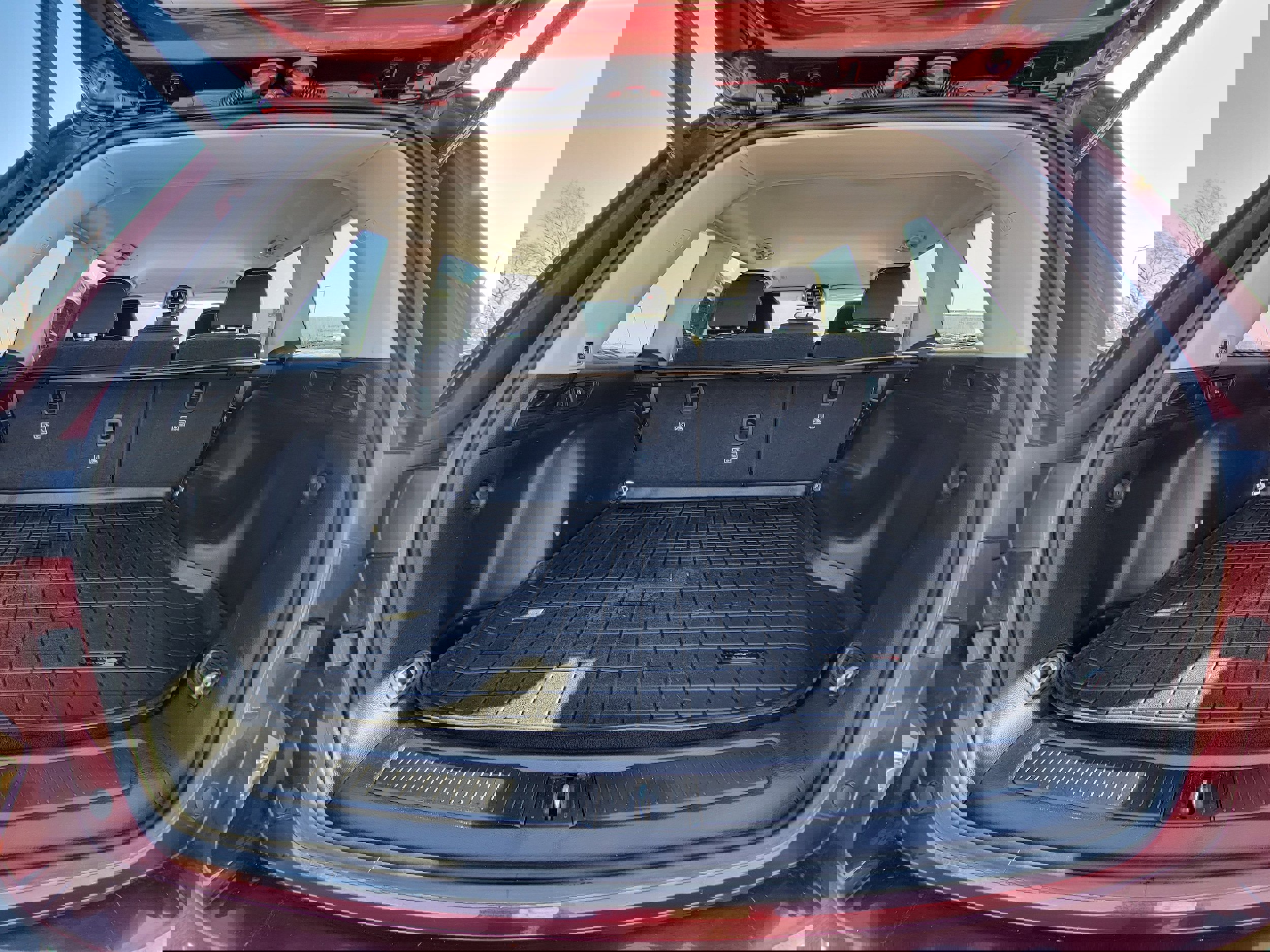 Used 2023 Jeep Grand Cherokee Laredo w/ Luxury Tech Group I image 12