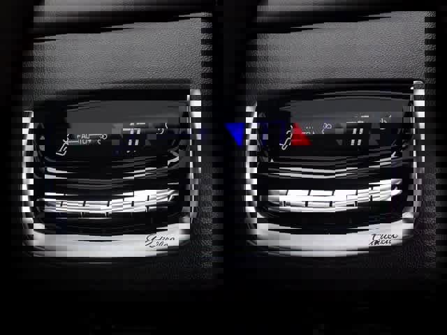 Used 2021 Cadillac XT6 Premium Luxury image 16