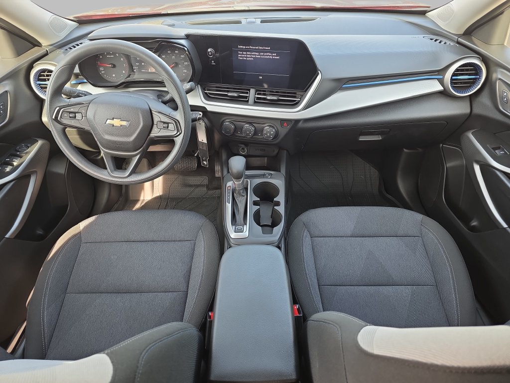Used 2024 Chevrolet Trax LS w/ LS Convenience Package FWD image 11