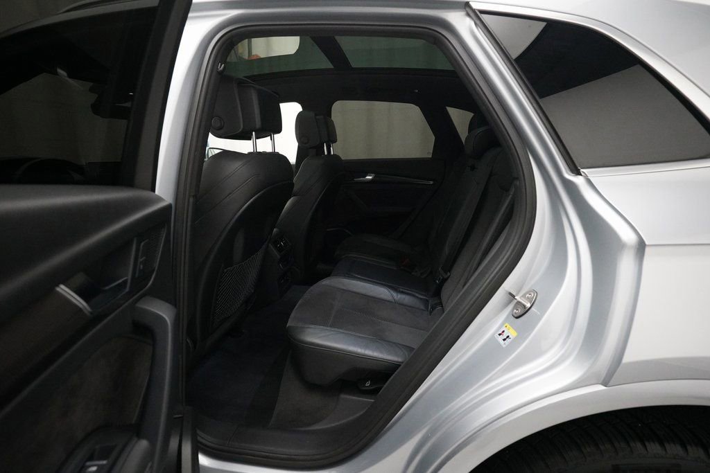 Used 2020 Audi SQ5 Premium Plus w/ Premium Plus Package image 32