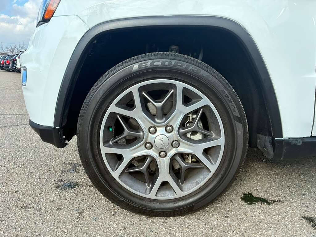 Used 2022 Jeep Grand Cherokee Limited w/ Tech Group image 18