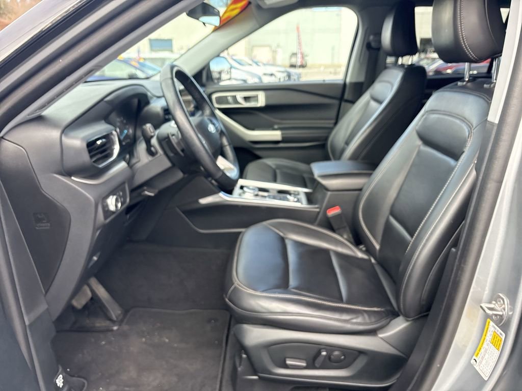 Used 2021 Ford Explorer XLT w/ Equipment Group 202A image 22