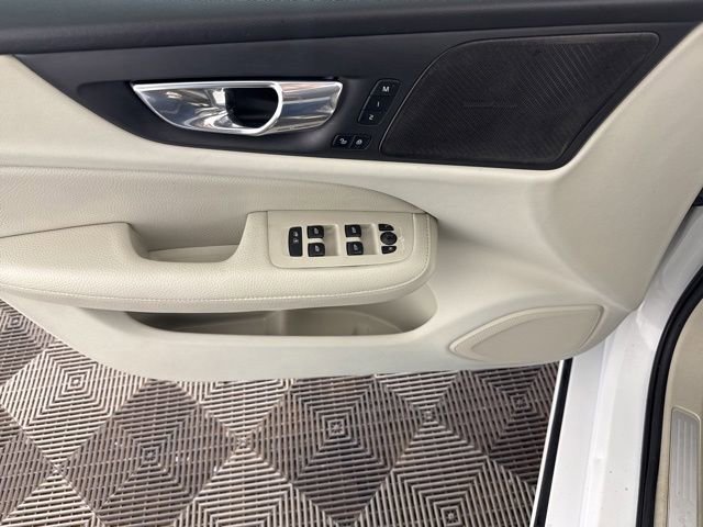 Used 2020 Volvo S60 T5 Momentum FWD image 18