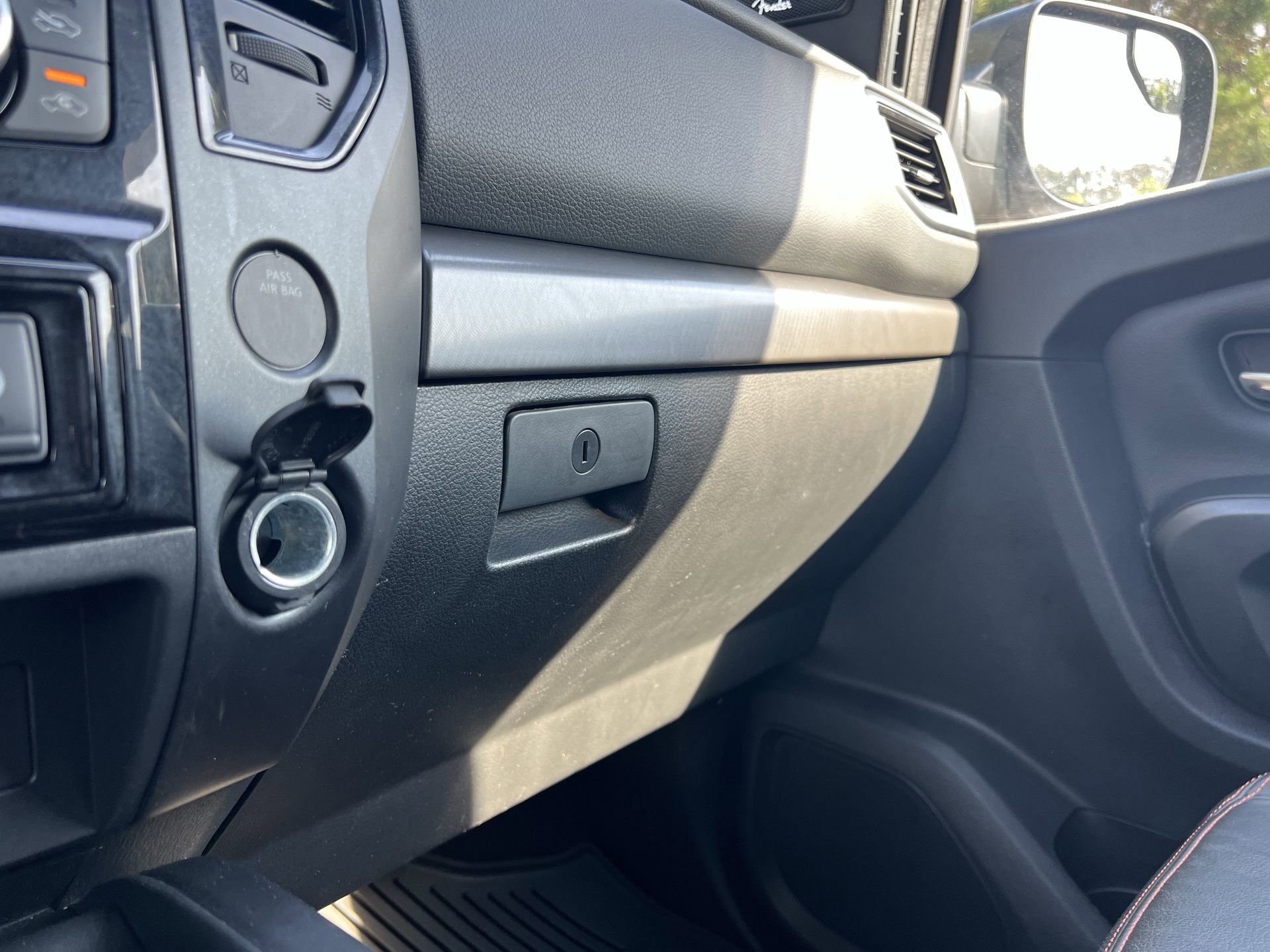 Used 2021 Nissan Titan PRO-4X w/ Pro-4x Convenience Package AWD/4WD image 8