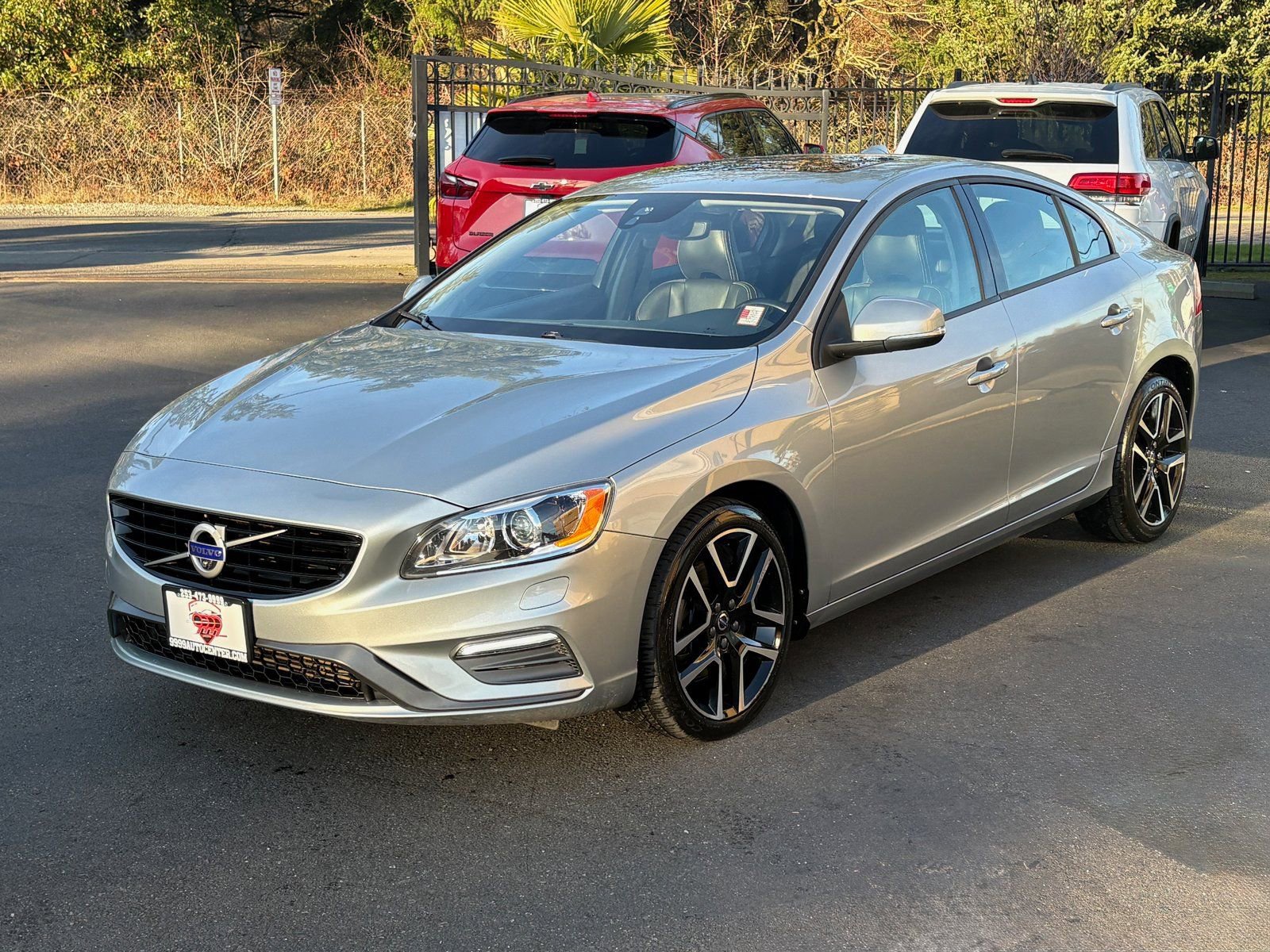 Used 2018 Volvo S60 T5 Dynamic image 5
