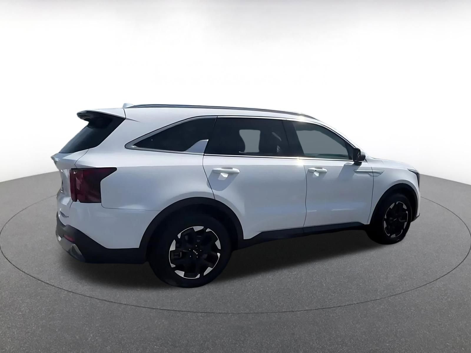 Used 2024 Kia Sorento S image 14