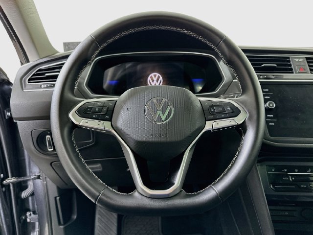 Certified 2024 Volkswagen Tiguan SE AWD/4WD image 11
