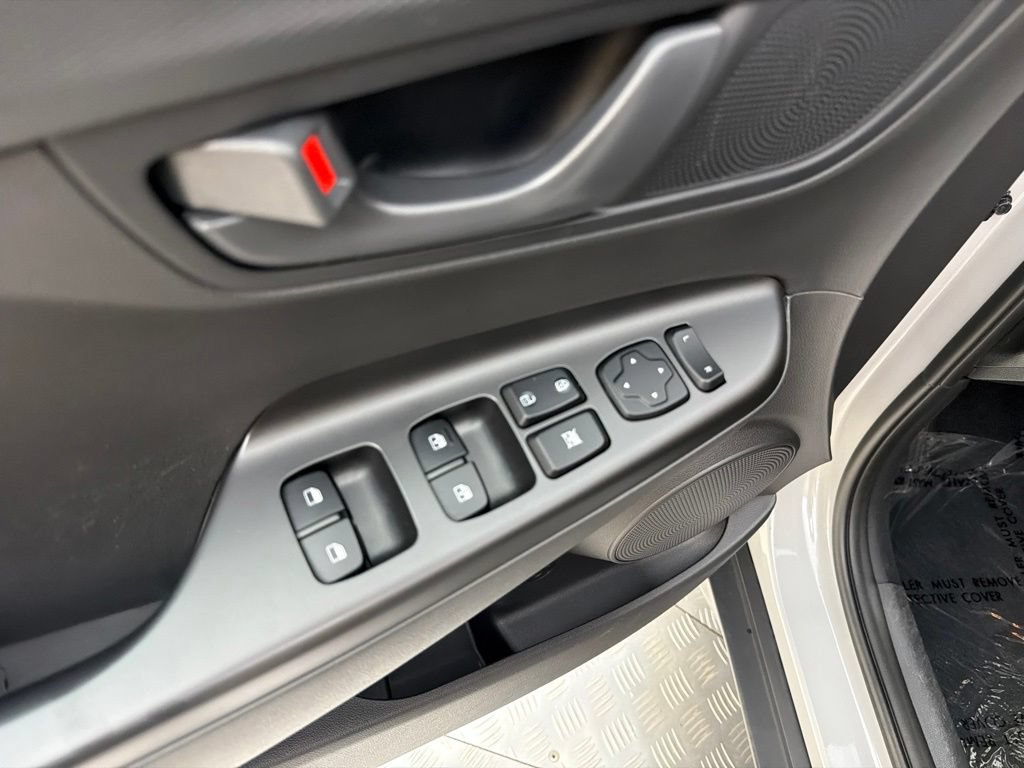 Used 2023 Hyundai Kona SEL AWD/4WD image 34