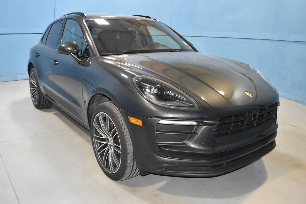 Certified 2025 Porsche Macan image 24